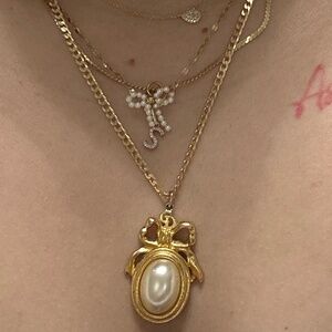 Rare Christian Dior Pearl Bow Cabochon